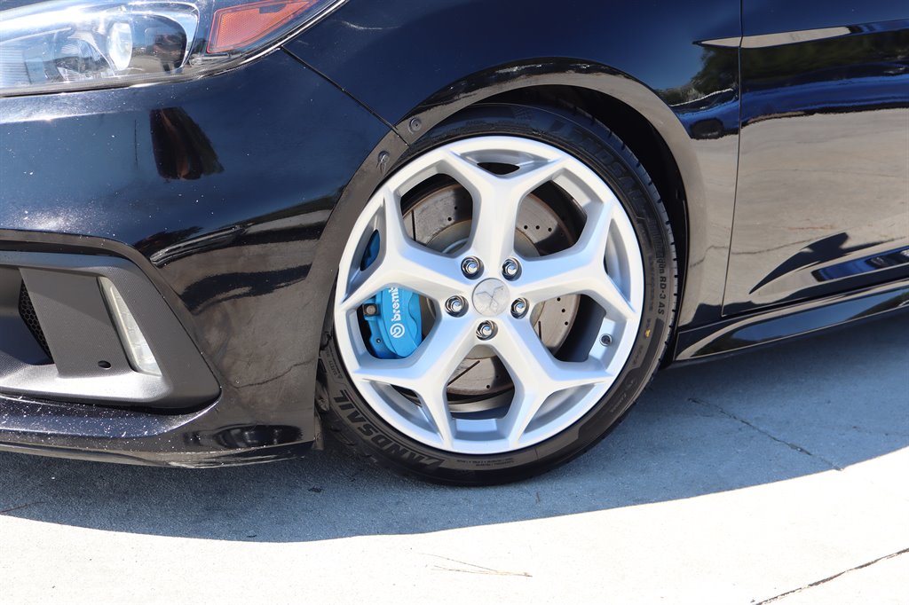 2017 Ford Focus - $17,995
