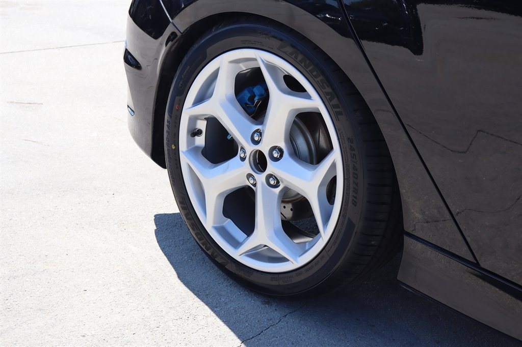 2017 Ford Focus - $17,995