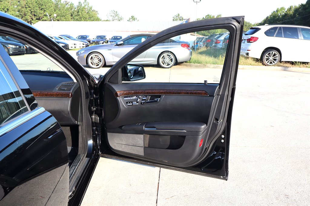 2012 Mercedes-Benz S-class - $10,995