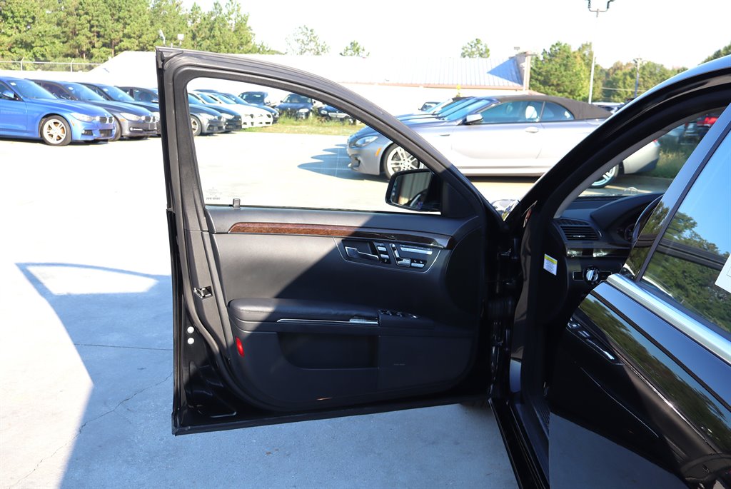 2012 Mercedes-Benz S-class - $10,995