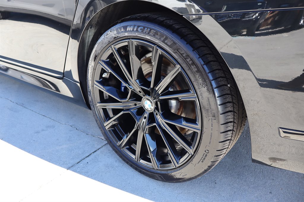 2020 BMW 750i - $31,995