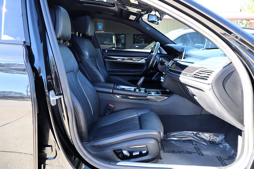2020 BMW 750i - $31,995