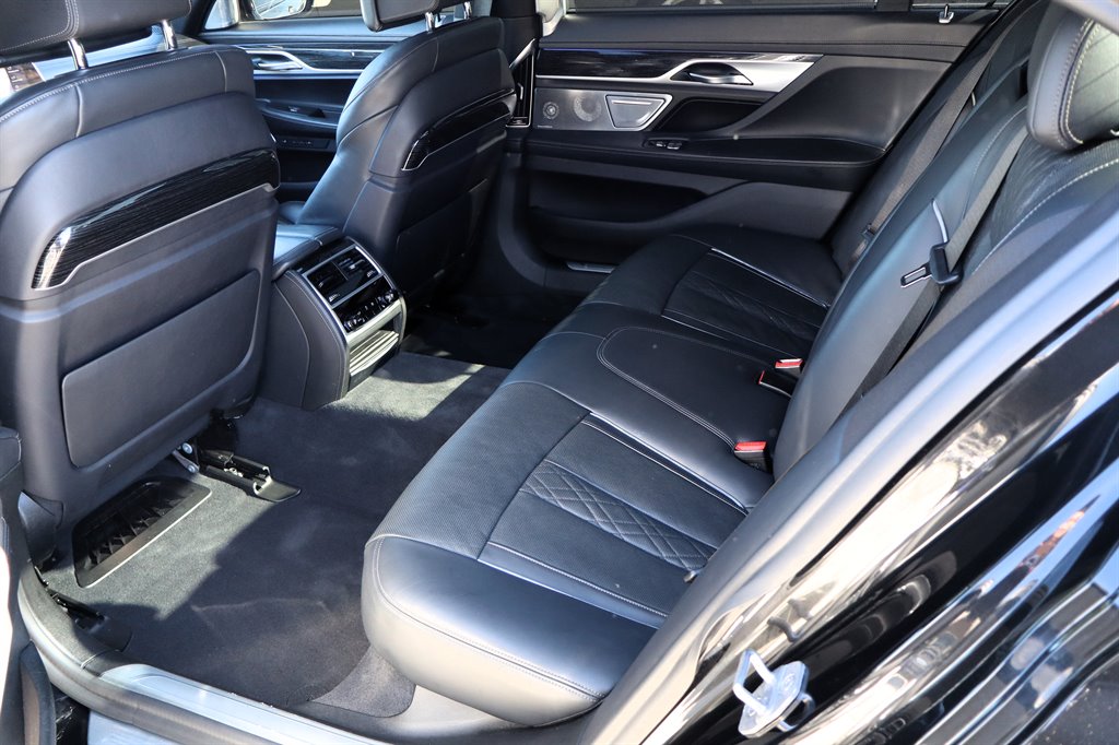 2020 BMW 750i - $31,995