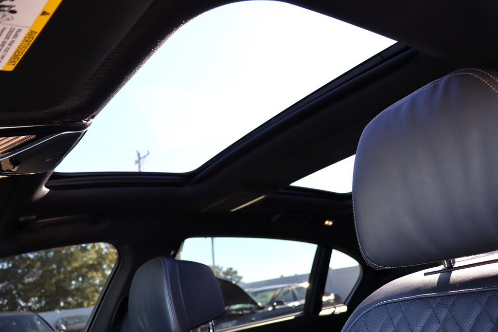 2020 BMW 750i - $31,995