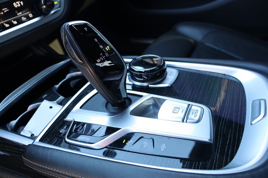 2020 BMW 750i - $31,995