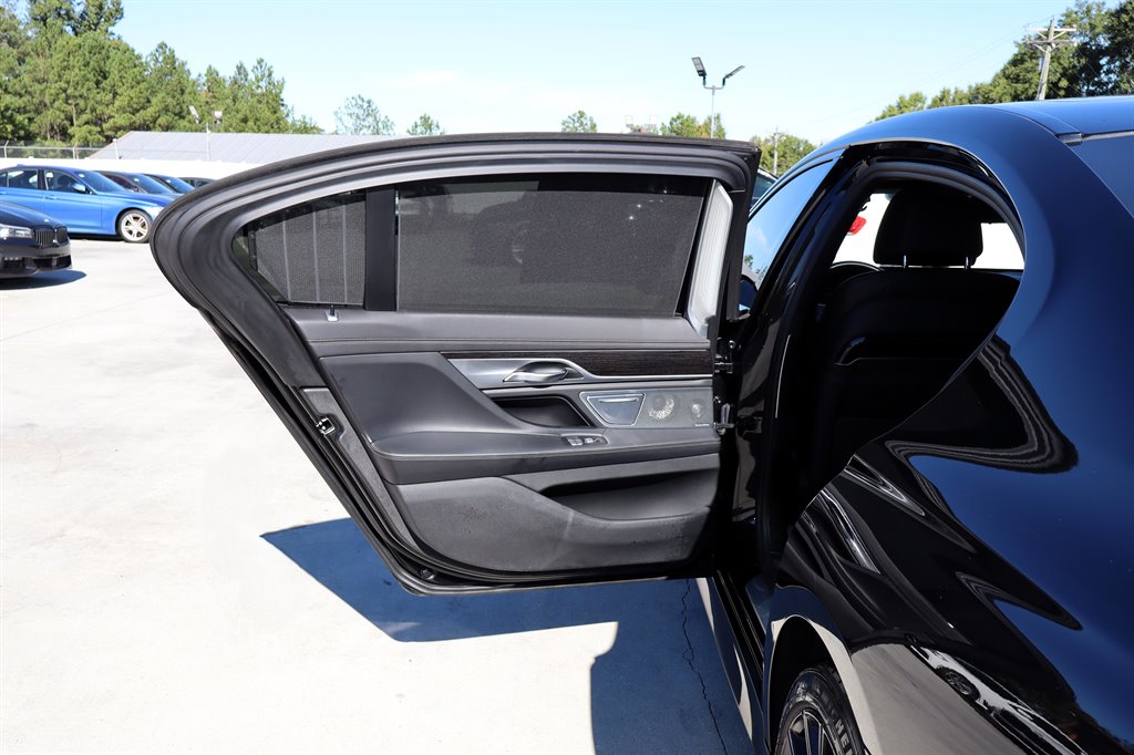 2020 BMW 750i - $31,995