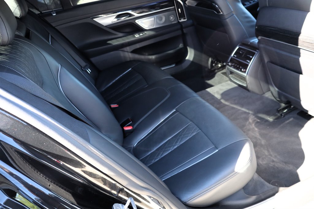 2020 BMW 750i - $31,995