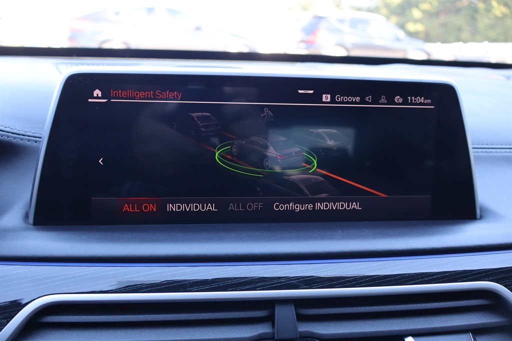 2020 BMW 750i - $31,995