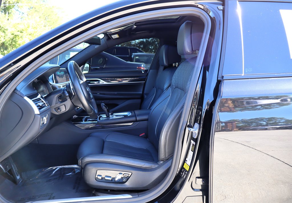 2020 BMW 750i - $31,995