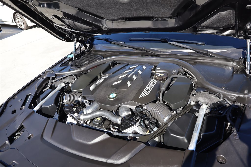 2020 BMW 750i - $31,995