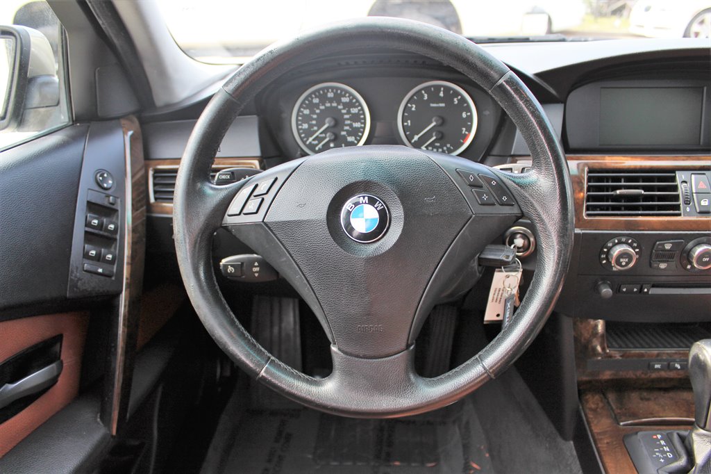 2007 BMW 5-Series 530xi photo