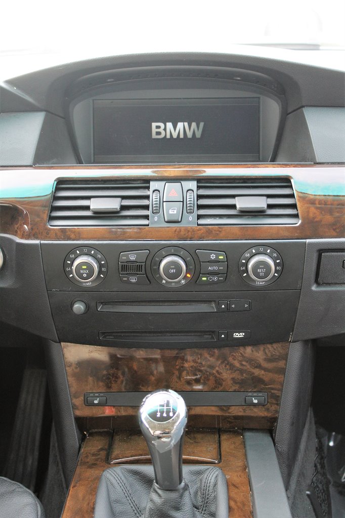 2006 BMW 5-Series 525i photo