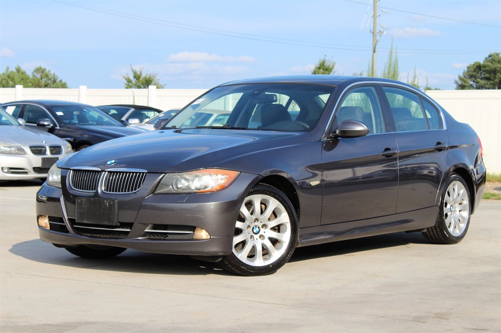 The 2008 BMW 3-Series 335xi photos