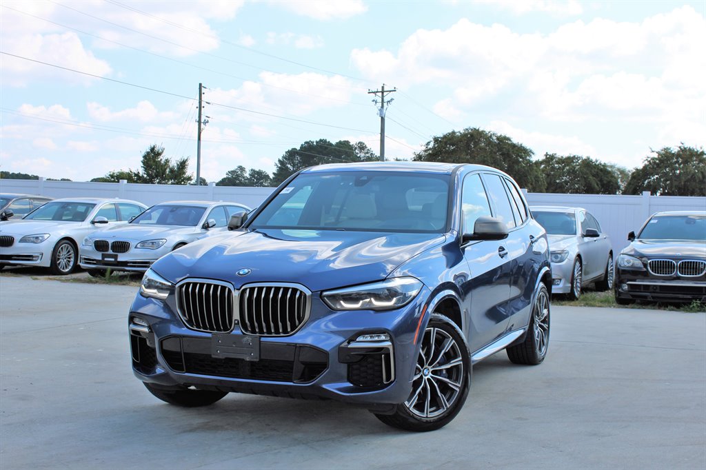 The 2020 BMW X5 M50i photos