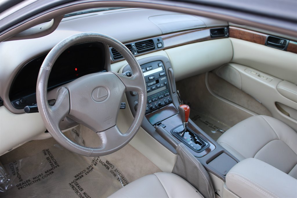 2000 Lexus SC 300 photo