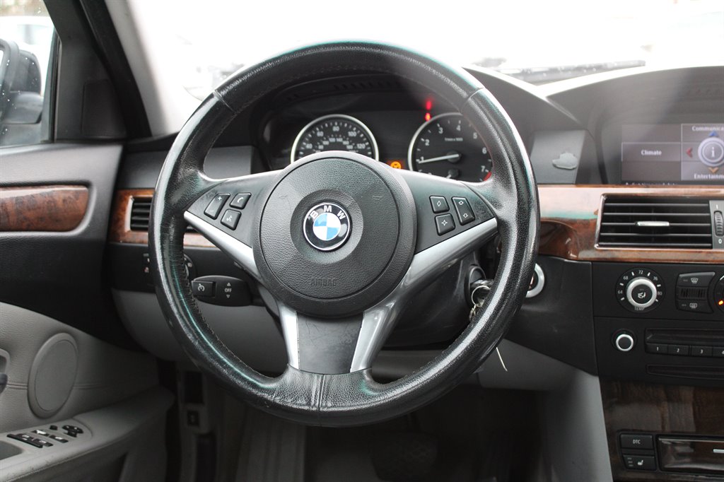 2009 BMW 5-Series 535i photo