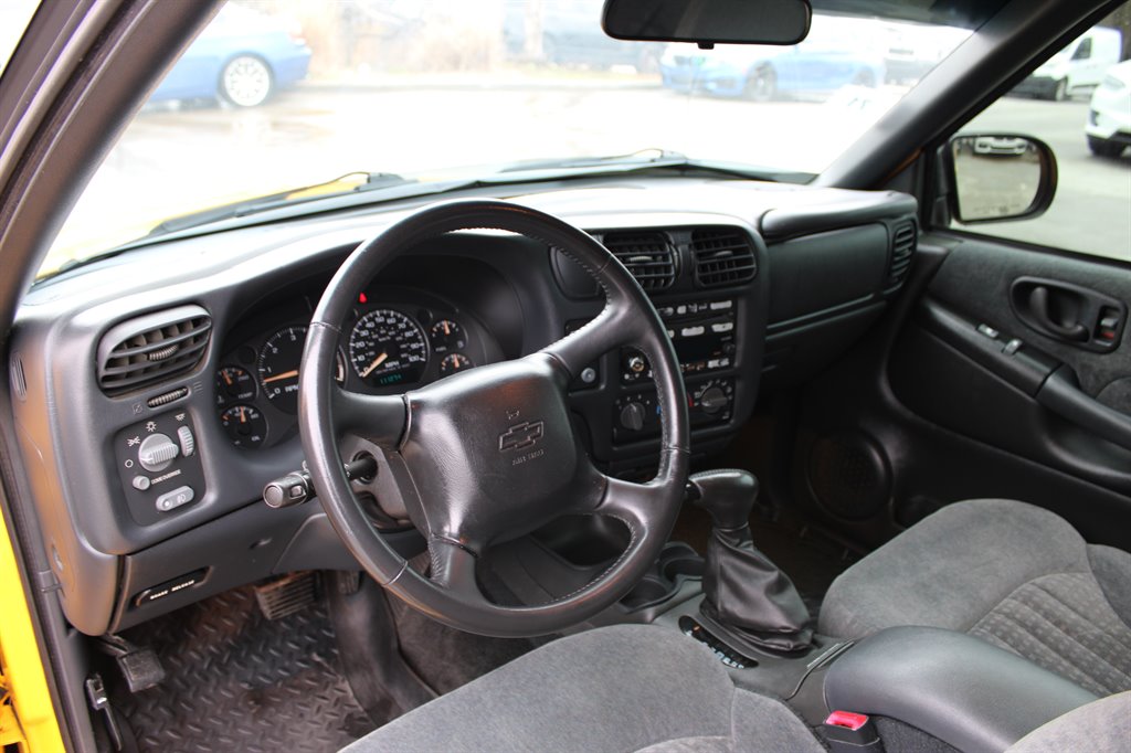 2002 Chevrolet Blazer LS photo