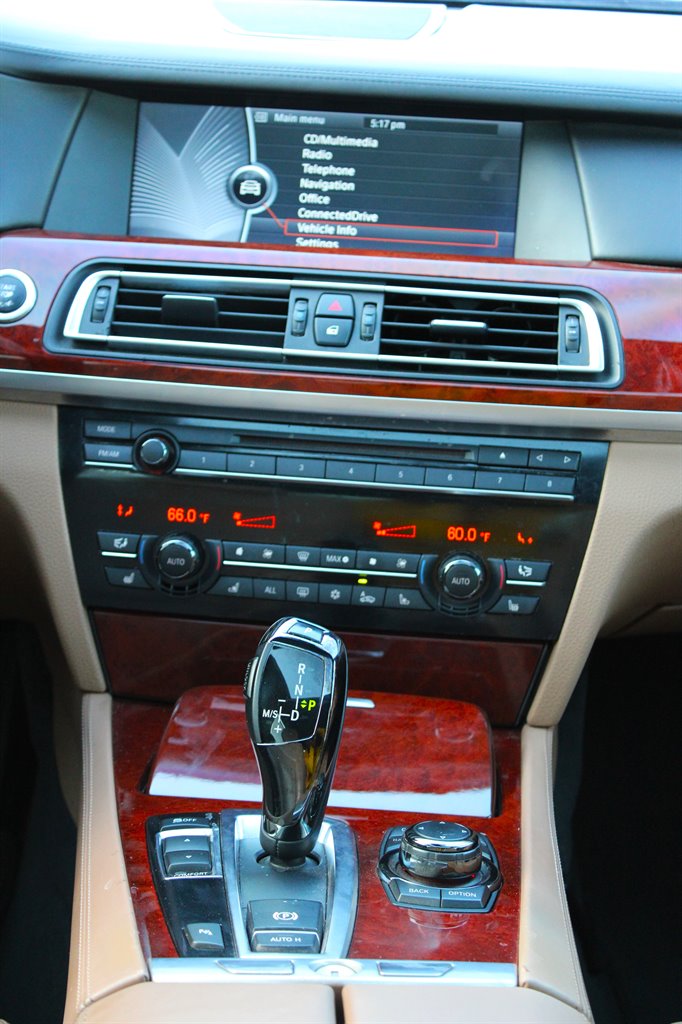 2011 BMW MDX 750Li photo