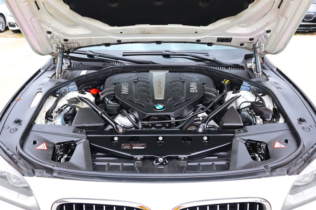 2015 BMW 7-Series 750lxi photo