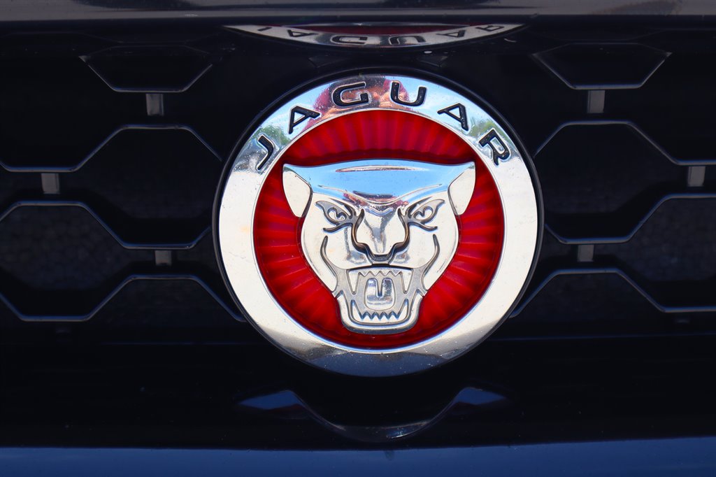 2016 Jaguar F-Type R photo