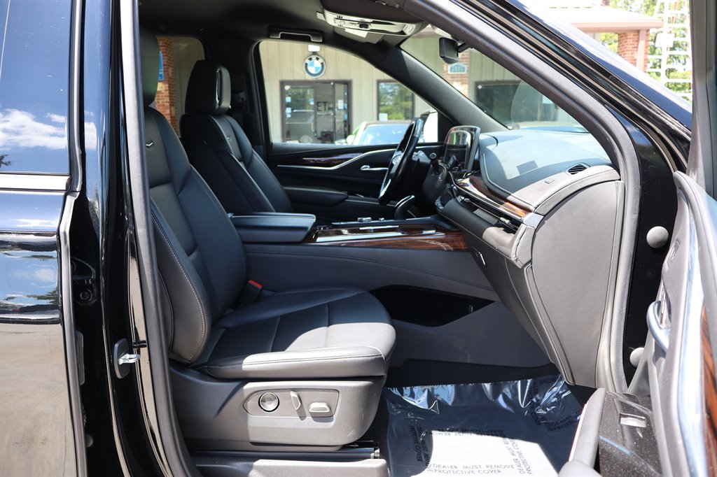 2021 Cadillac Escalade ESV Luxury photo
