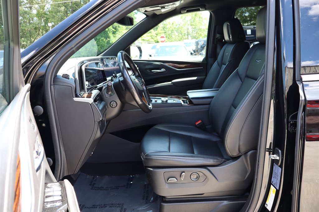 2021 Cadillac Escalade ESV Luxury photo