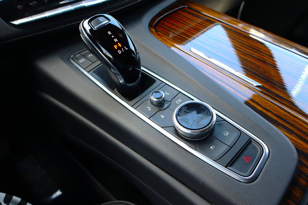2021 Cadillac Escalade ESV Luxury photo