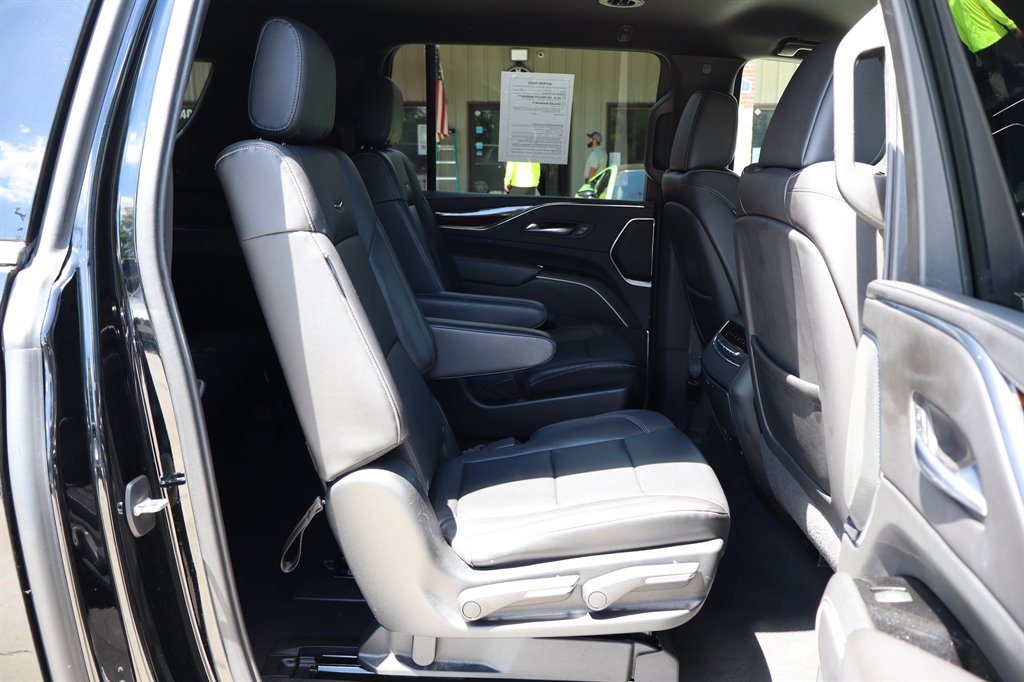 2021 Cadillac Escalade ESV Luxury photo