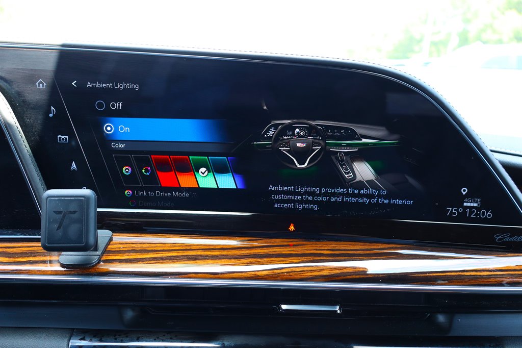 2021 Cadillac Escalade ESV Luxury photo