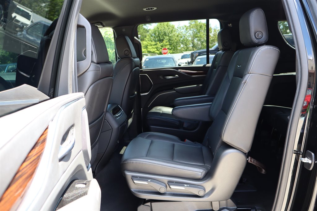 2021 Cadillac Escalade ESV Luxury photo