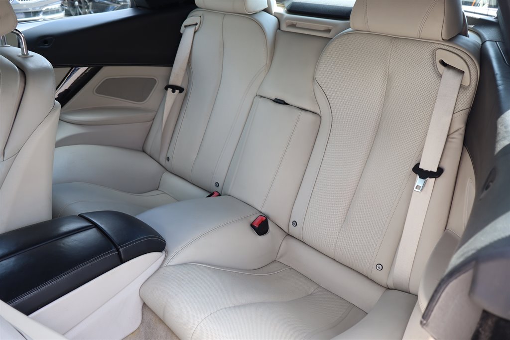 2012 BMW Legend 650i photo