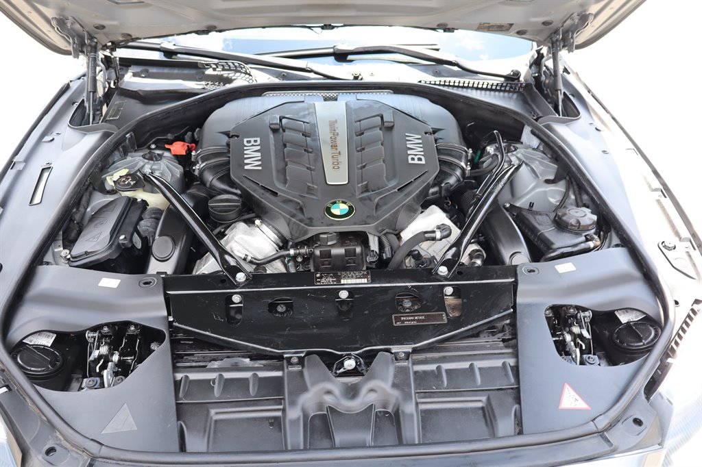 2012 BMW Legend 650i photo