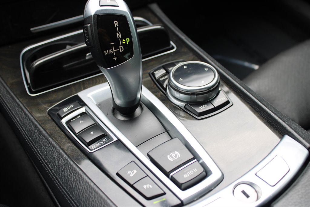 2015 BMW MDX 740Ld xDrive photo