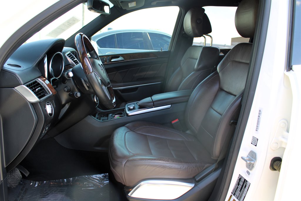 2014 Mercedes-Benz GL-Class GL550 4MATIC photo