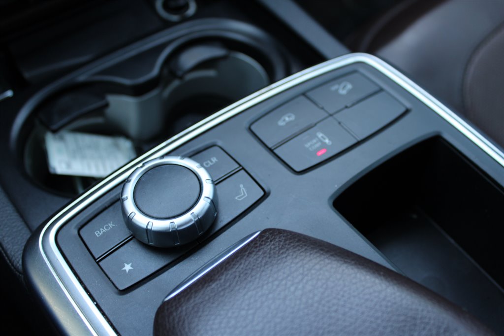 2014 Mercedes-Benz GL-Class GL550 4MATIC photo