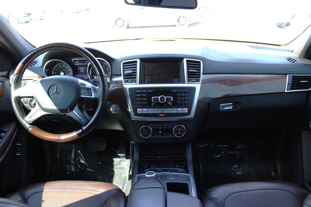 2014 Mercedes-Benz GL-Class GL550 4MATIC photo