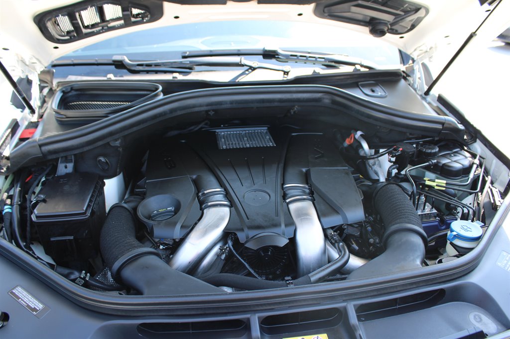 2014 Mercedes-Benz GL-Class GL550 4MATIC photo
