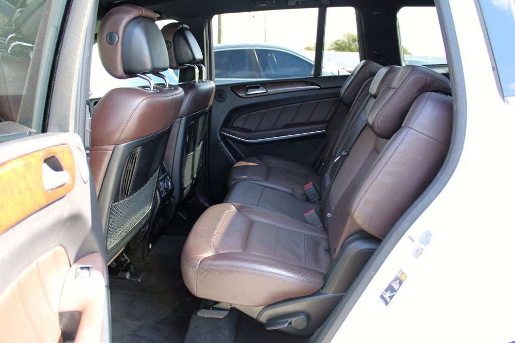 2014 Mercedes-Benz GL-Class GL550 4MATIC photo