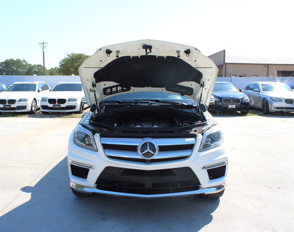 2014 Mercedes-Benz GL-Class GL550 4MATIC photo