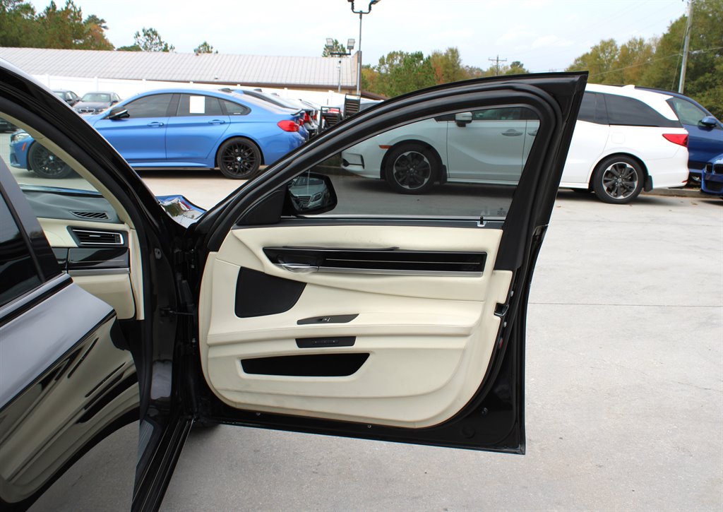 2012 BMW MDX 740i photo