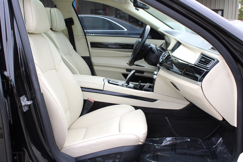 2012 BMW MDX 740i photo