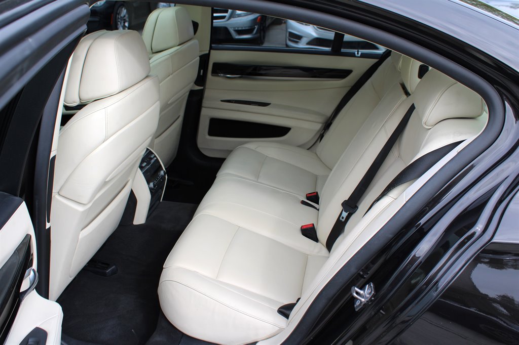 2012 BMW MDX 740i photo