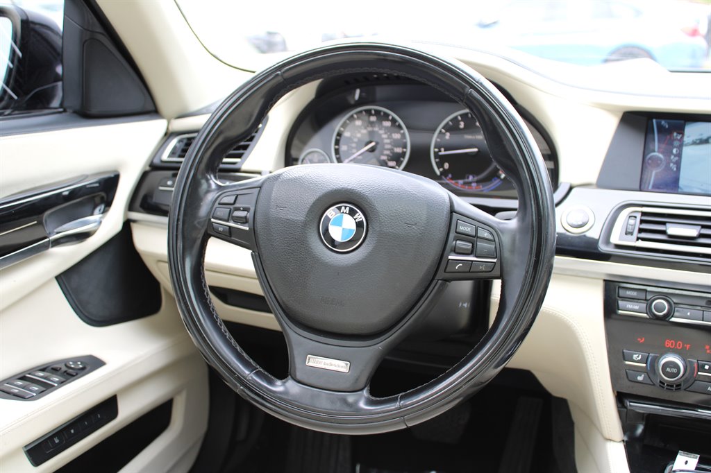 2012 BMW MDX 740i photo
