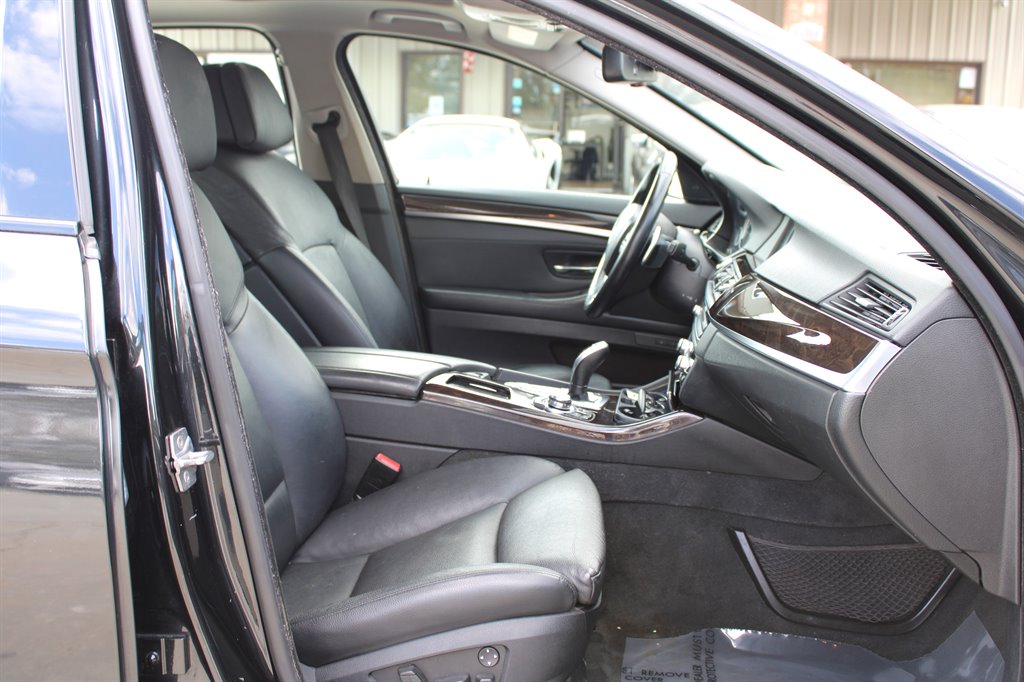 2011 BMW MDX 550i photo