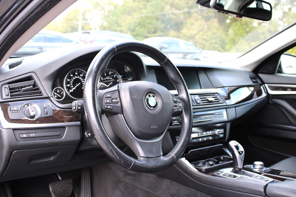 2011 BMW MDX 550i photo