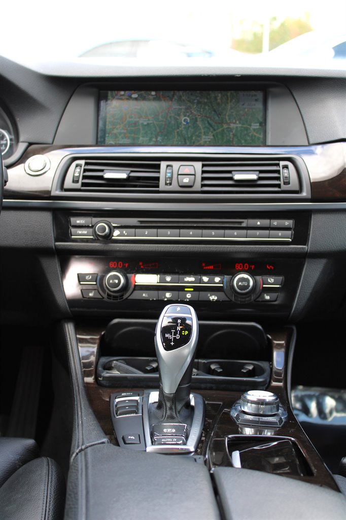 2011 BMW MDX 550i photo