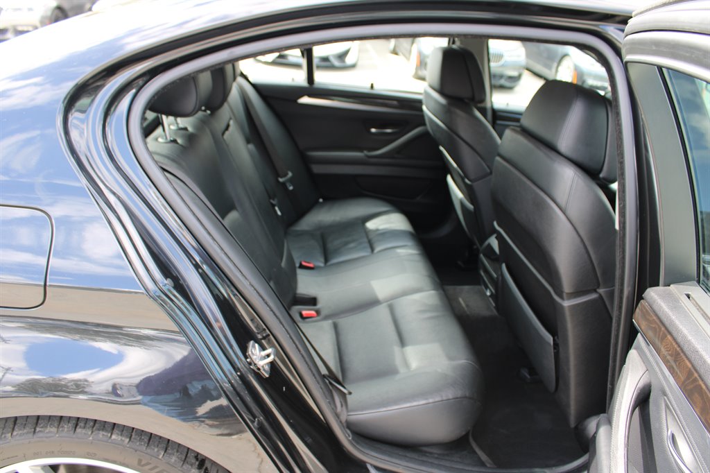 2011 BMW MDX 550i photo