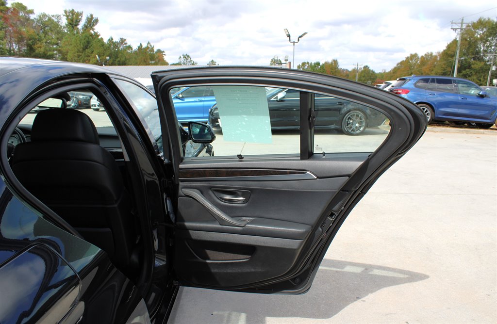 2011 BMW MDX 550i photo