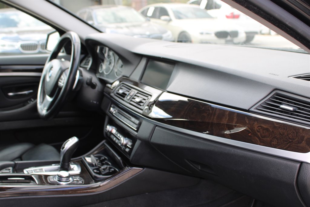 2011 BMW MDX 550i photo