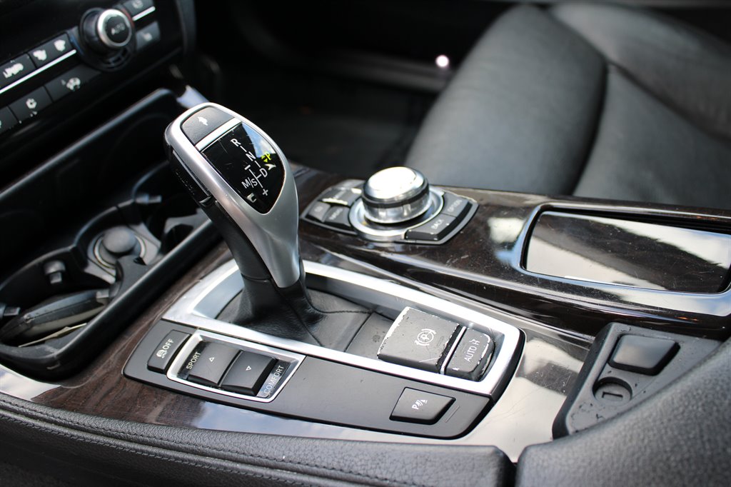 2011 BMW MDX 550i photo